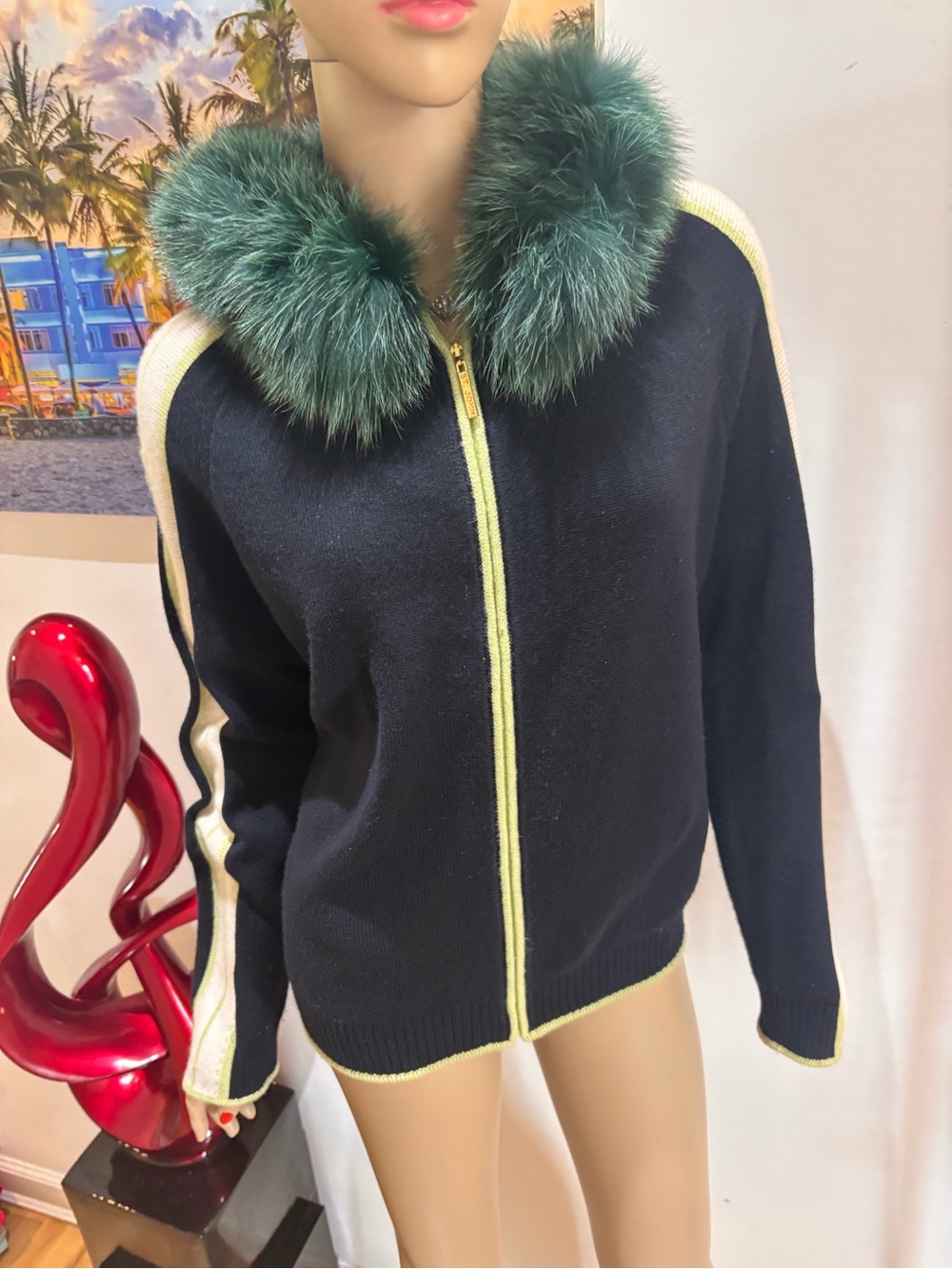 St. John Black Zip Cardigan Green Fox Fur Collar L 100% cashmere